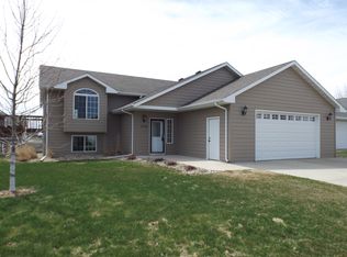 1128 Yorktown Dr, Brookings, SD 57006