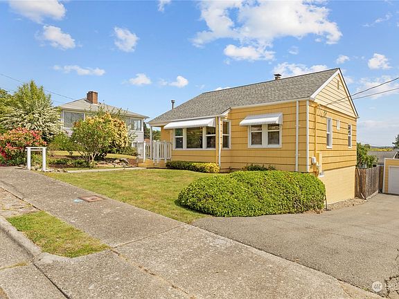 3rd image of 1328 Vandalia Avenue