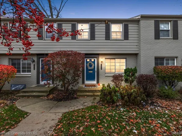 1679 Graefield Rd, Birmingham, MI 48009