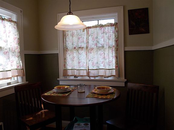 5th image of 1656 Lincoln Ave