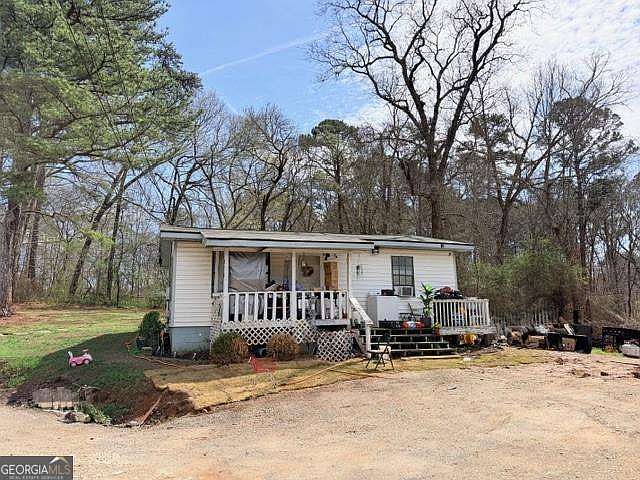 2nd image of 414 Lewis Rd