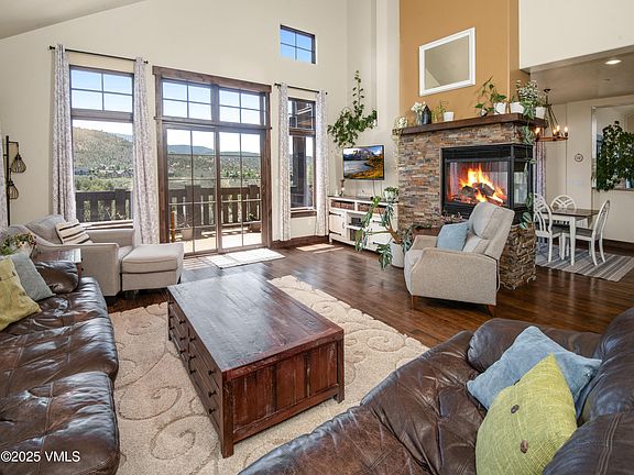 3rd image of 75 Aster Ct