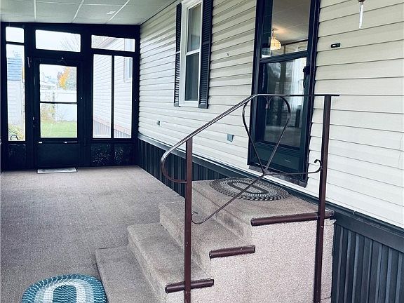 3rd image of 5541 Sierra Cir E