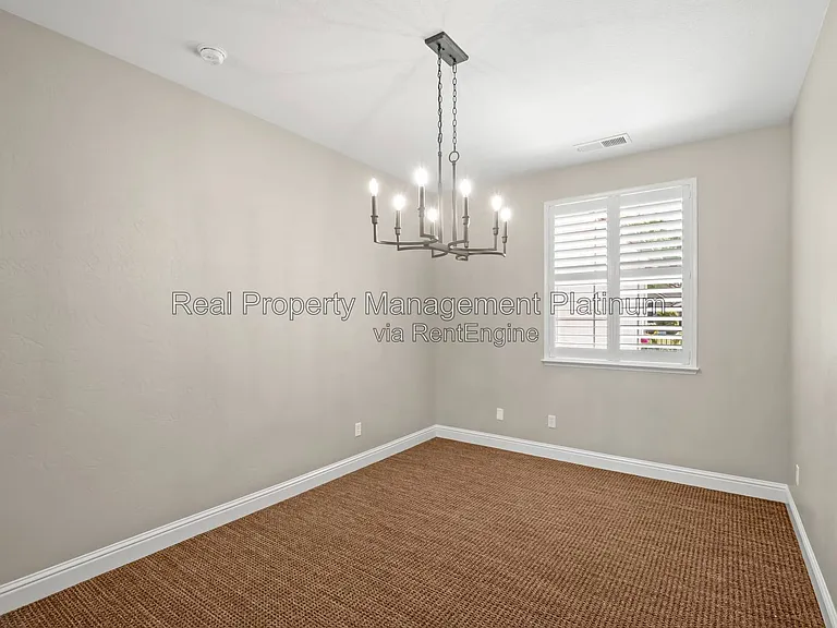 1970 N Langley Ave — Photo 13