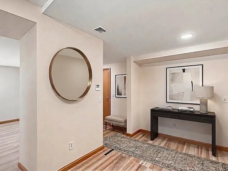 1301 W Nelson St #B — Photo 15
