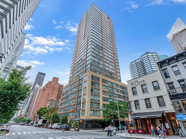 250 East 53rd Street image 1 of 30