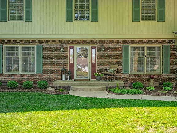 4th image of 419 Woodland West Dr
