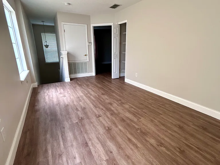 2135 Ridgewood St — Photo 11