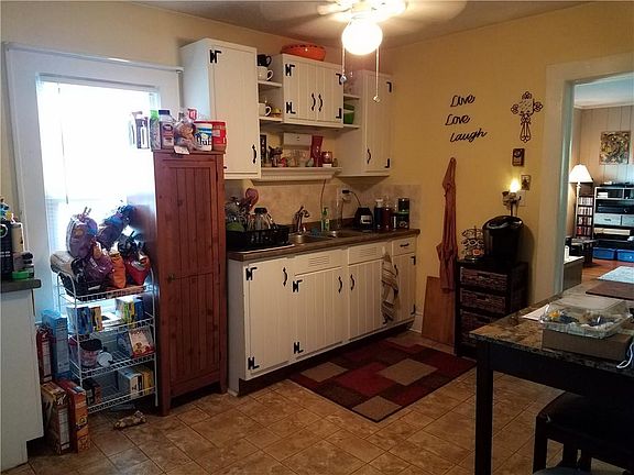 3rd image of 35 Parker St
