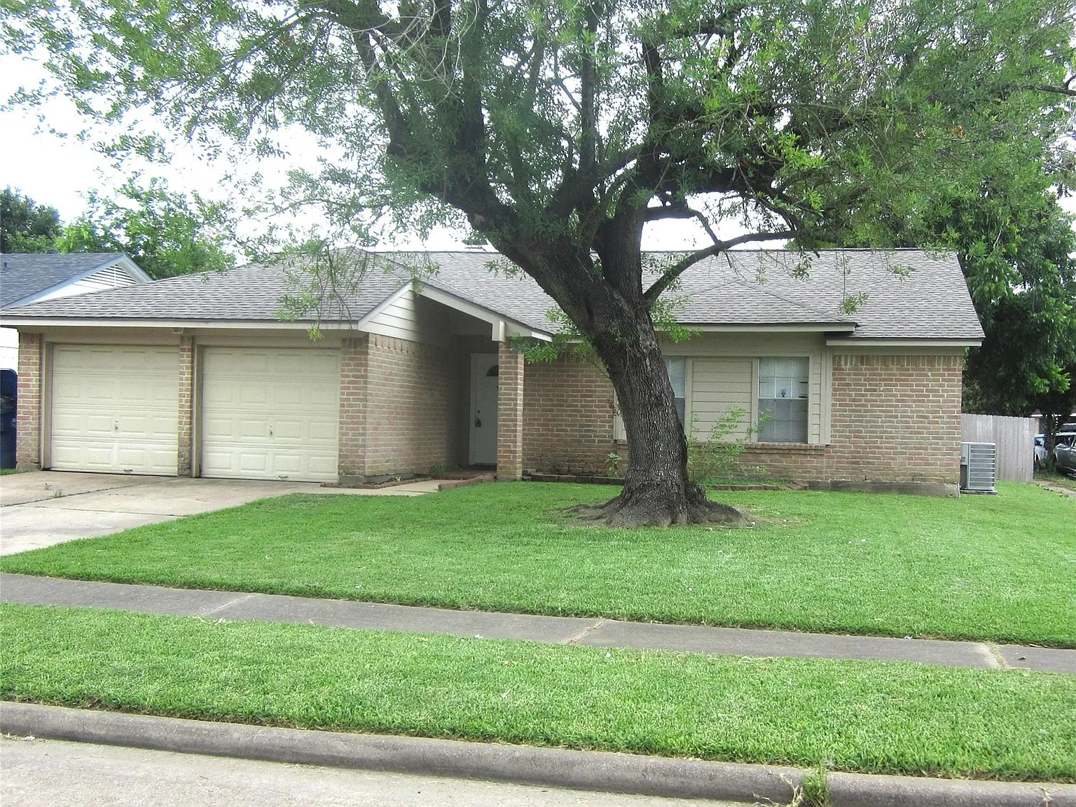 3 bed, 2.0 bath, 1580 sqft, $1,700 — Photo 1