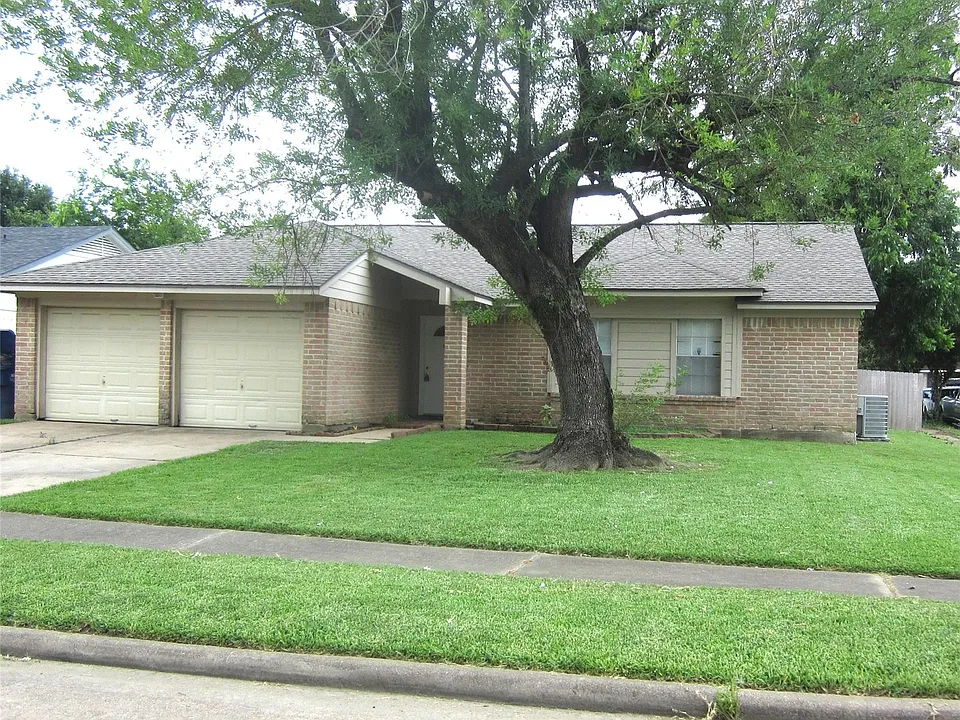 17907 Fieldglen Dr