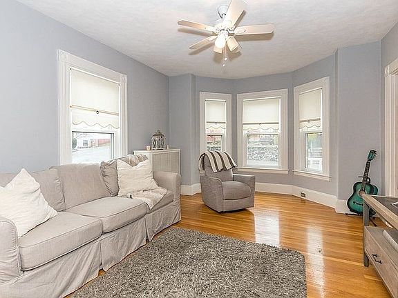 2nd image of 3 Isabella St
