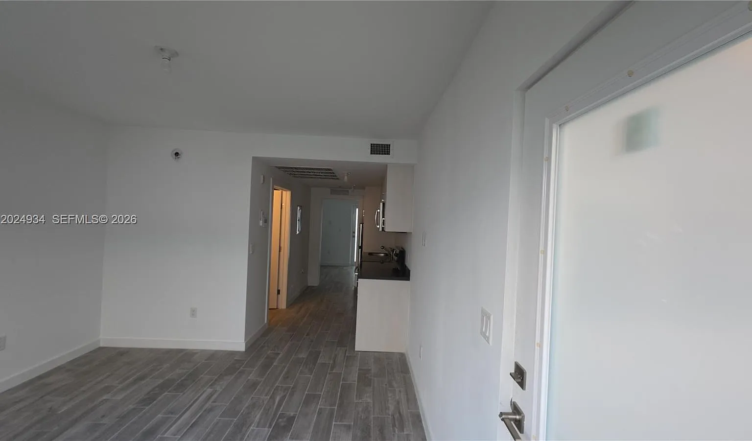 1035 Euclid Condo — Photo 4