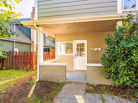 2nd image of 816 14th Ave