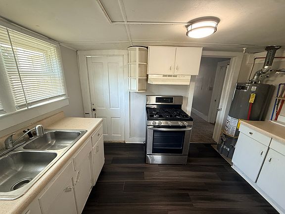4th image of 320 Jackson St