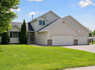 14054 Goldeneye Ct, Rogers, MN 55374