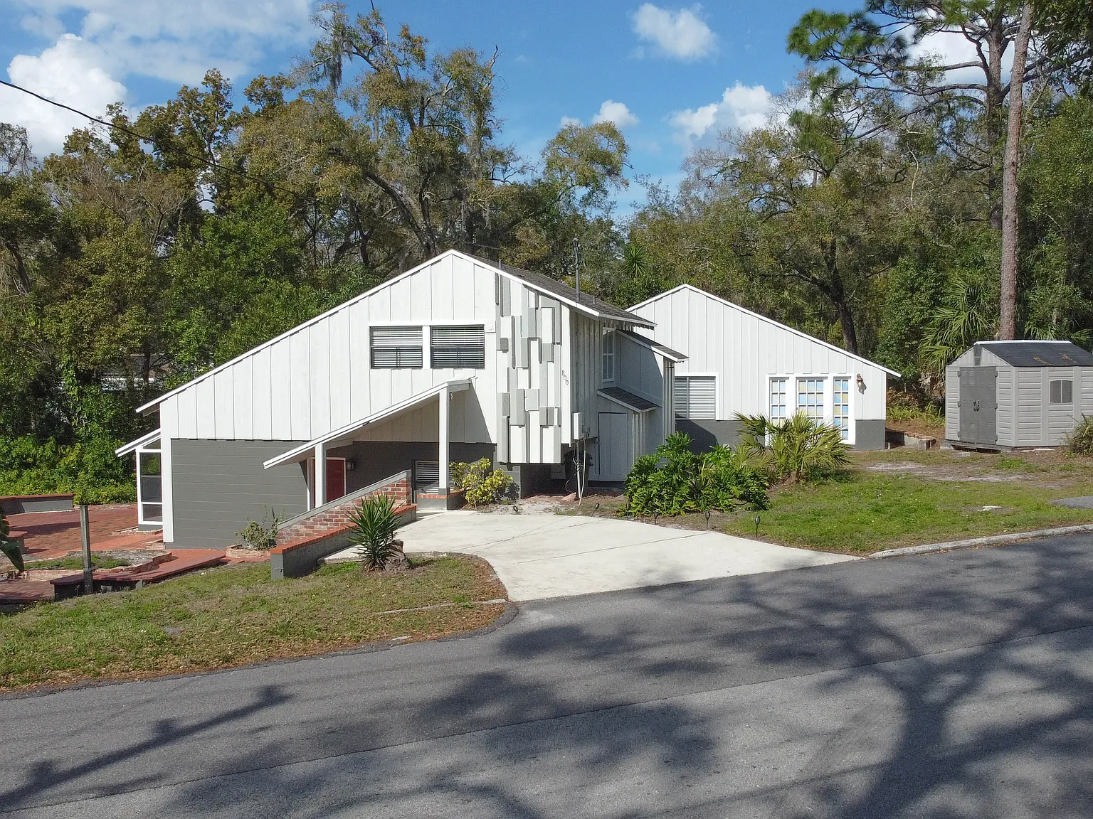 2 bed, 2193 sqft, $2,300 — Photo 1