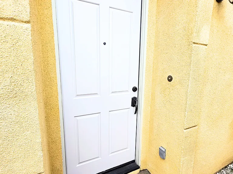 13438 Roselle Ave — Photo 2