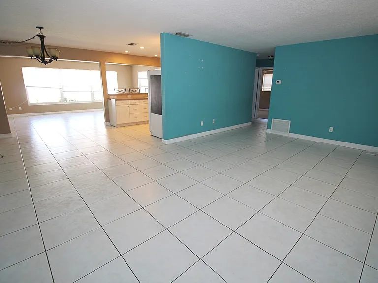 1309 Viewtop Dr — Photo 6