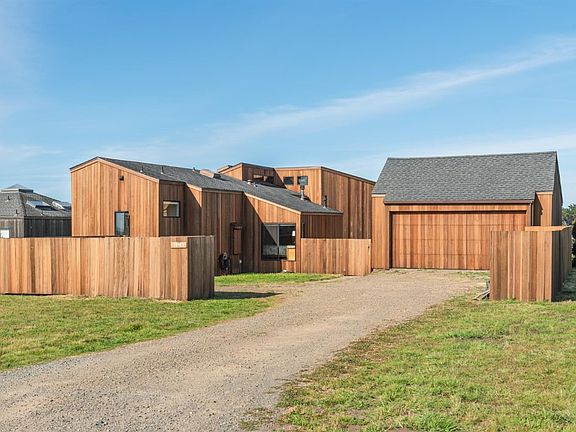 2nd image of 39153 Curlew Reach