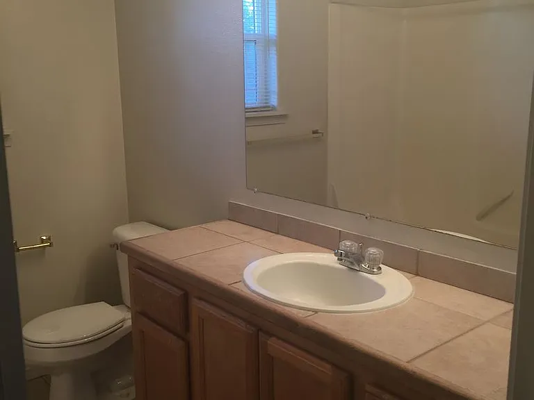 1710 SW Juniper Ave — Photo 8
