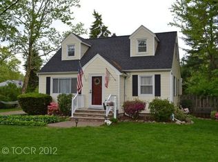 68 Centre St, Waldwick, NJ 07463