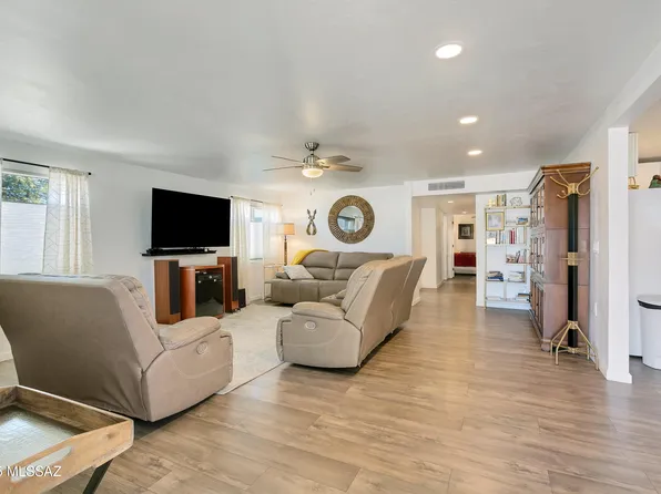 3402 E Kleindale Rd, Tucson, AZ 85716