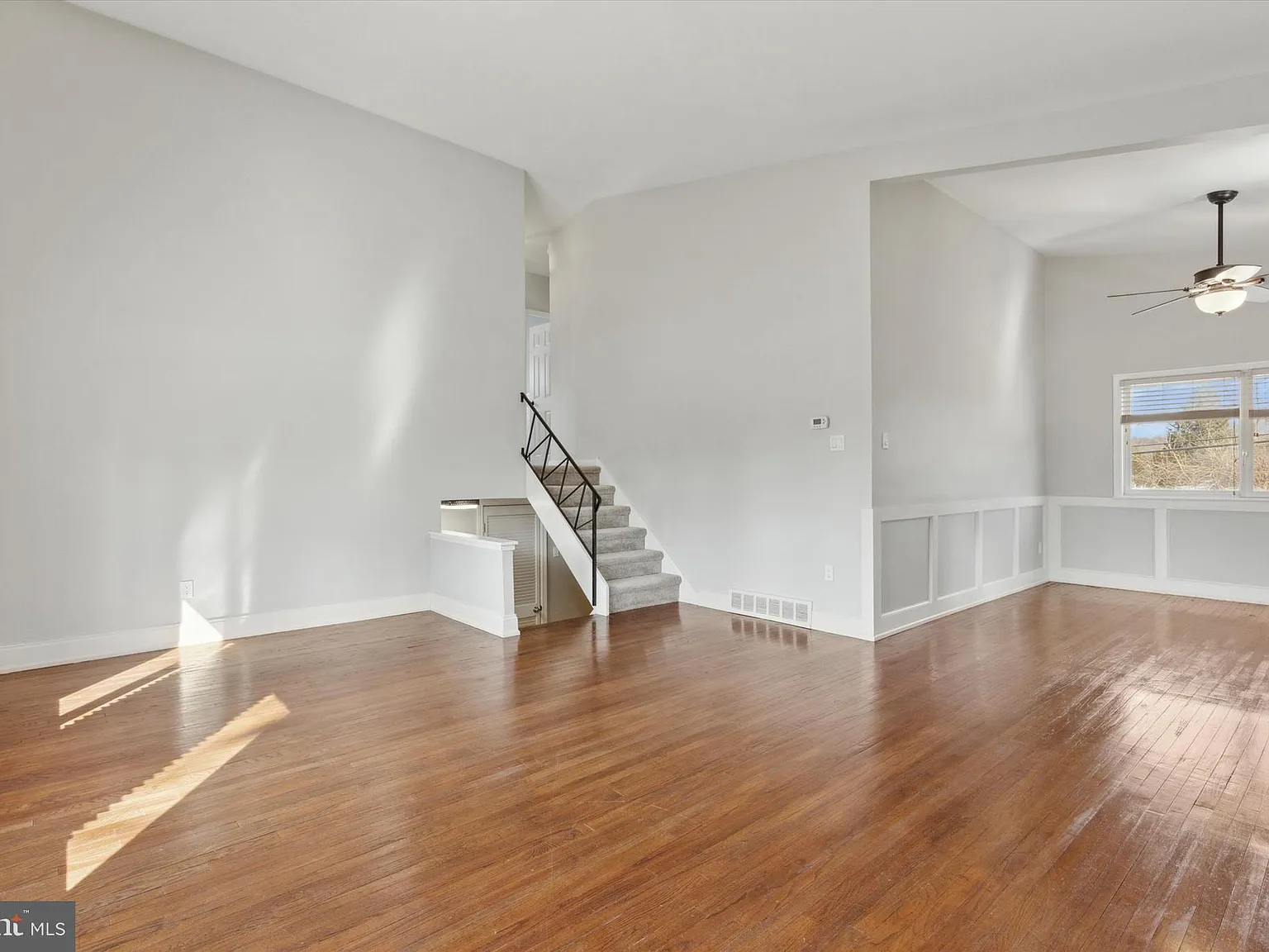 3 bed, 1.5 bath, 1428 sqft, $3,200 — Photo 2
