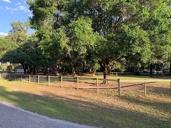 4th image of 31834 Glenhollow Rd