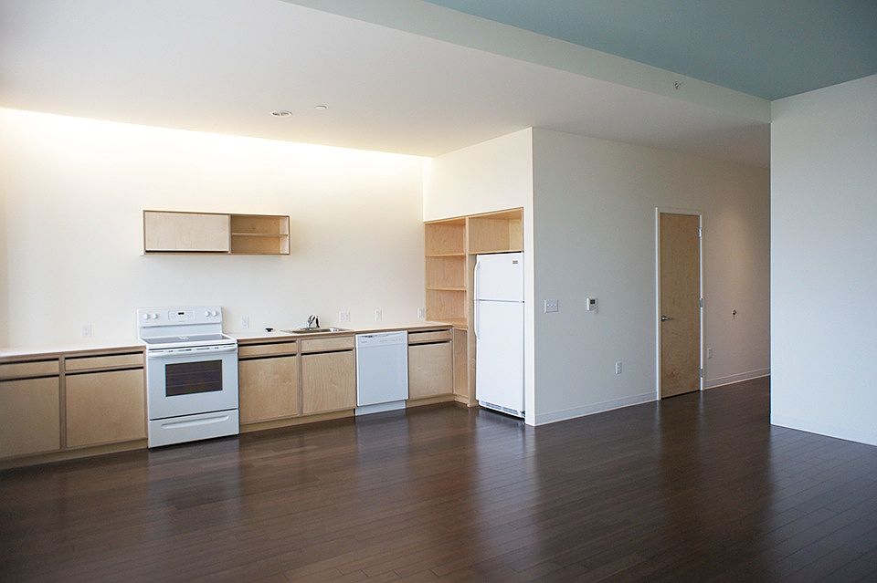 2nd image of 120 E 1st St N APT 7L