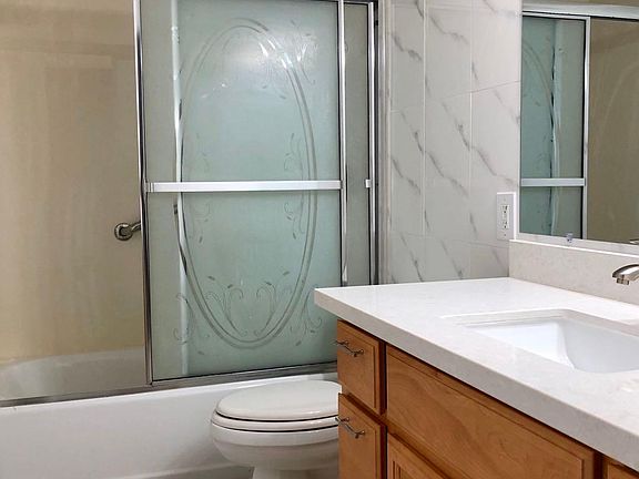4th image of 530 La Conner Dr APT 5