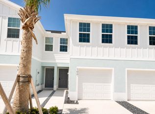 100 Savannah Lakes Blvd, Fort Pierce, FL 34982