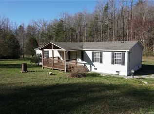 194 Paradise Rd, Saluda, NC 28773