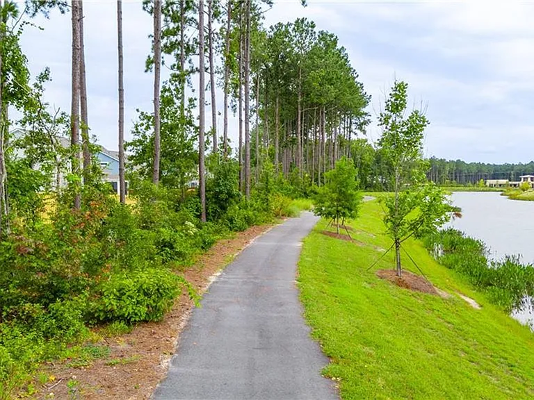695 Longleaf Dr — Photo 10