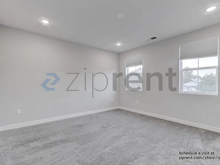 131 Avenida Chapala #105 — Photo 10