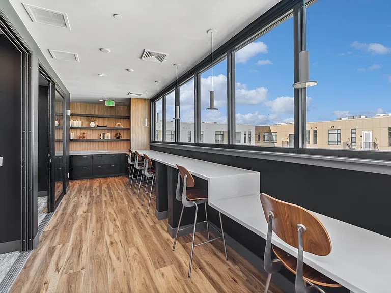 BroadwayPark_amenity_library lounge (2)