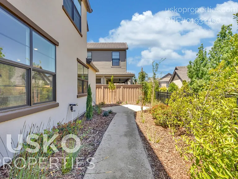 7095 Soleil Way — Photo 51