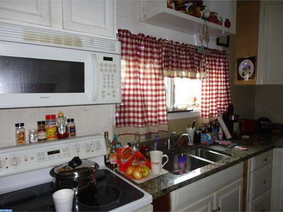 4th image of 2125 E Clementine St