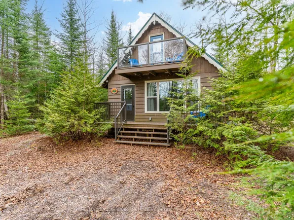 2041 Glamor Lake Rd, Highlands East, ON K0M 1S0
