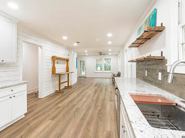 4249 Convention St, Baton Rouge, LA 70806