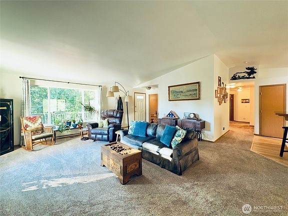 3rd image of 2037 Delameter Road