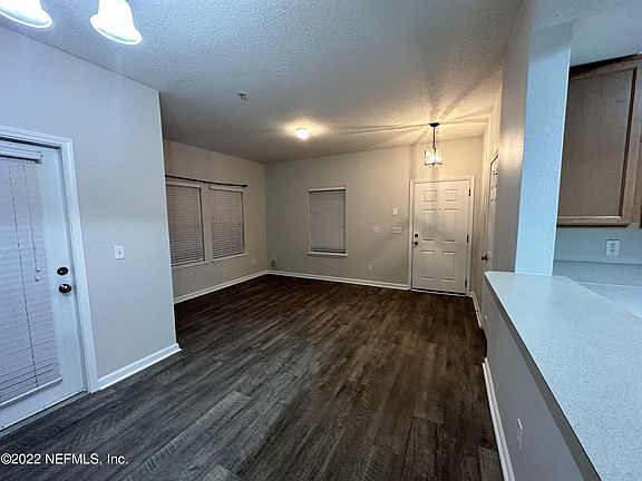 3rd image of 575 Oakleaf Plantation Pkwy Unit 805