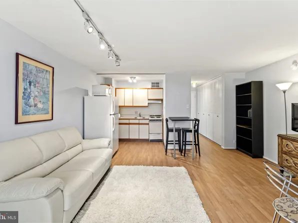 1901 John F Kennedy Blvd APT 1405, Philadelphia, PA 19103