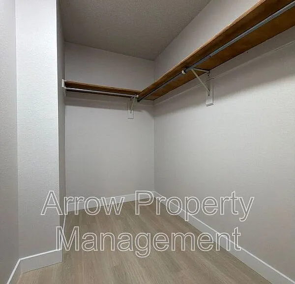 2334 N 44th St #19 — Photo 13