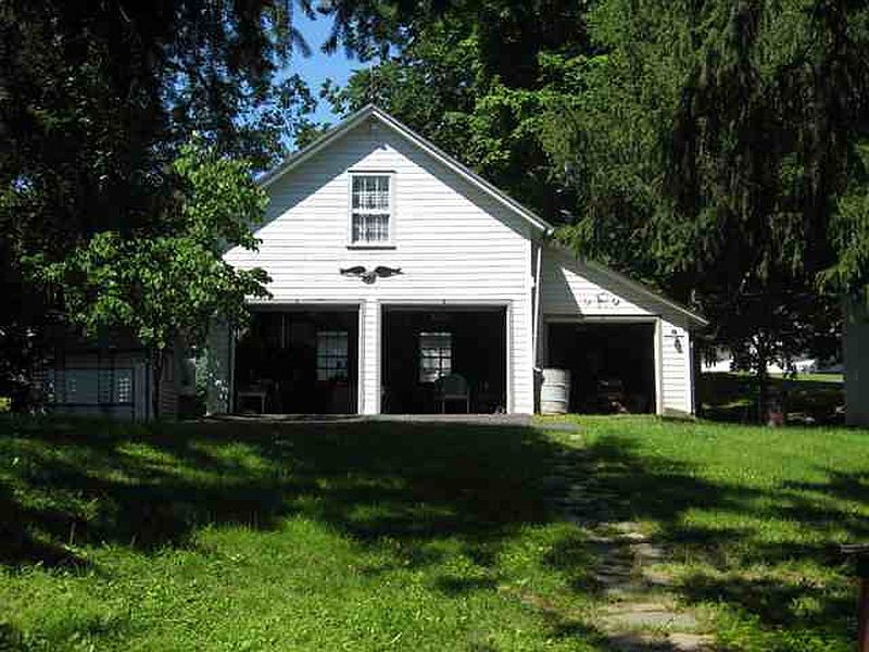 3rd image of 3 MAPLE Terrace
