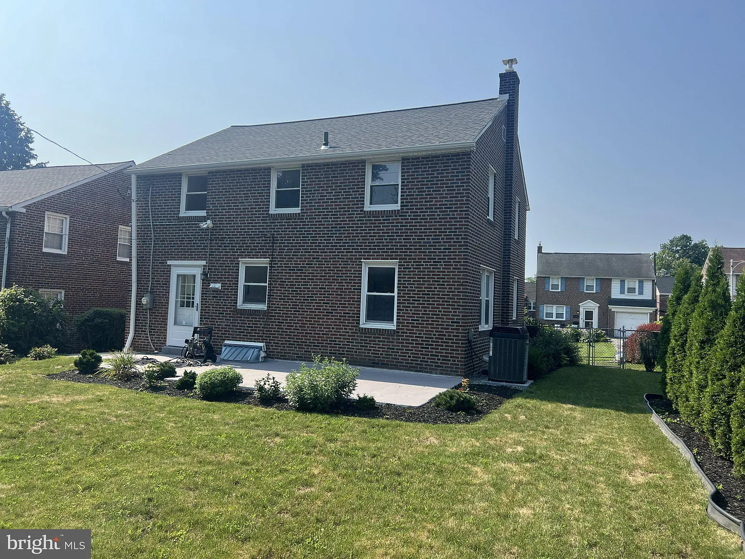 4 bed, 2.0 bath, 1416 sqft, $3,250 — Photo 4