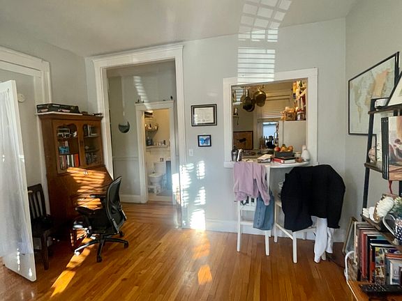 5th image of 1562 Commonwealth Ave #3