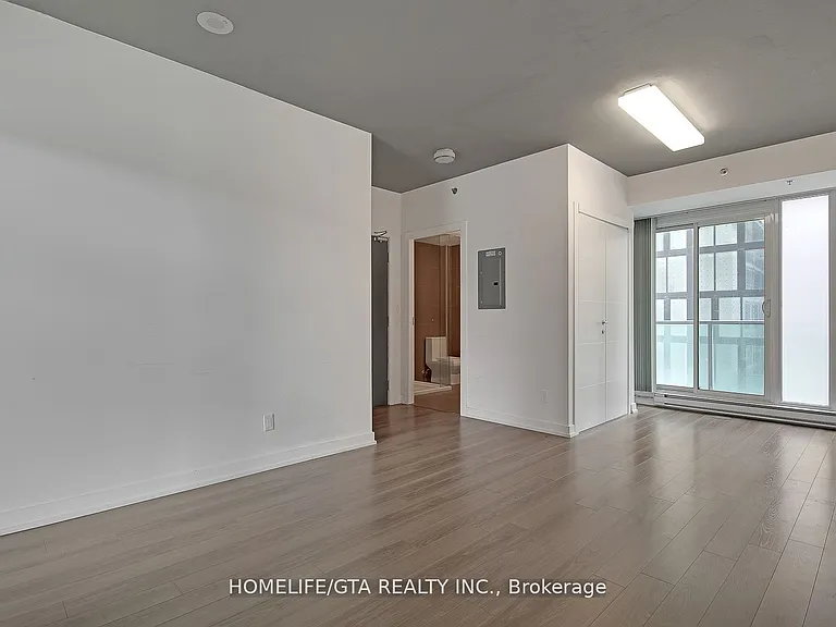 220 George St #506 — Photo 14