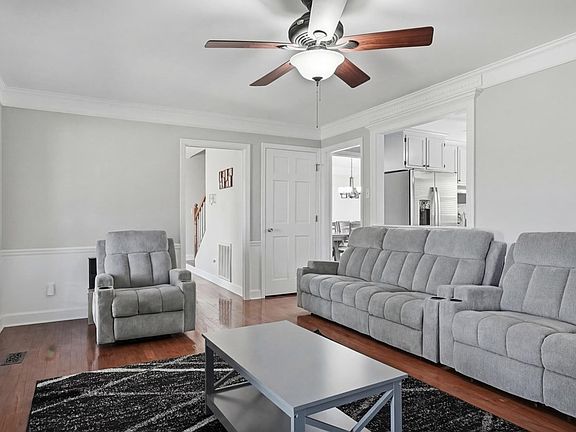 4th image of 5004 Edith Dr