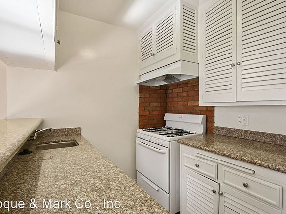 3rd image of 2302 32nd St APT B